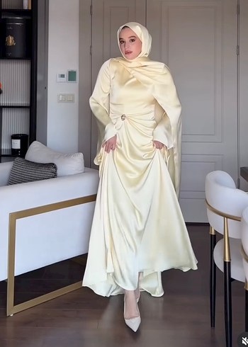 Zara Sarı Saten Uzun Elbise Drapeli Detaylı
