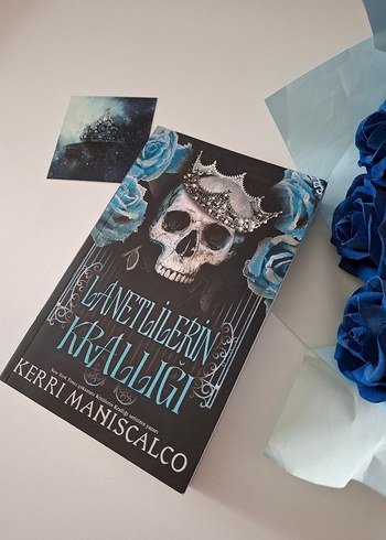 Lanetlilerin Krallığı - Kerri Maniscalco - Görsel 2