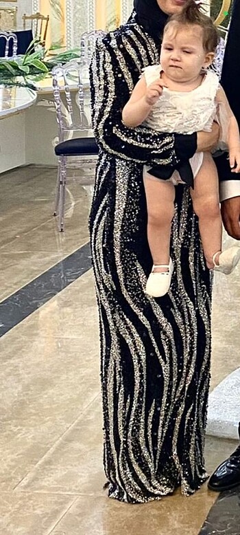 l Beden siyah Renk Taşlı Abiye
