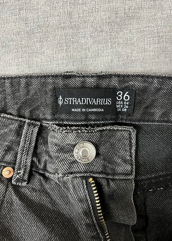 Gri Mini Denim Şort, Salaş Kesim - Görsel 3