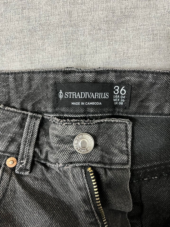 Gri Mini Denim Şort, Salaş Kesim - Görsel 3