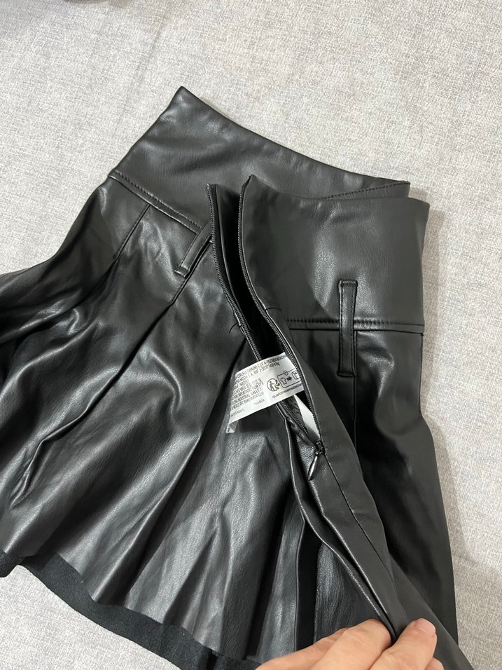 Siyah Deri Pilili Mini Etek - Görsel 3