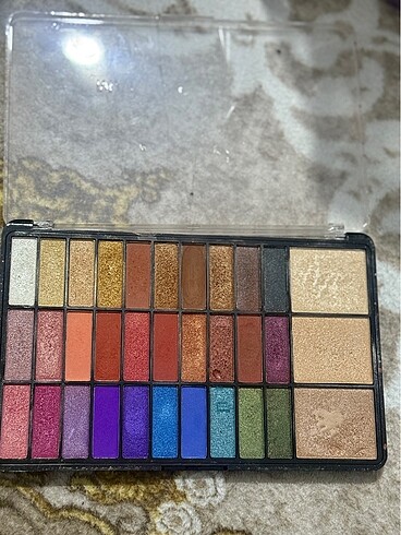 MAC Far paleti