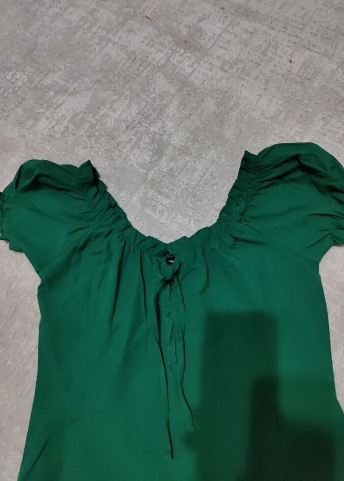 Yeşil elbise - Görsel 2