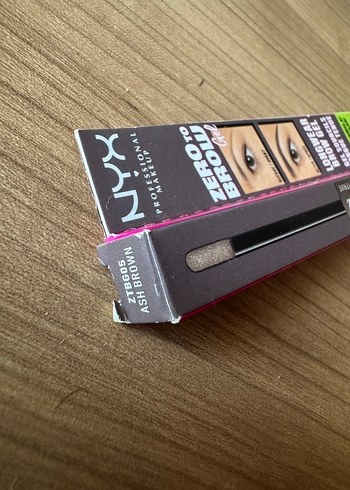 NYX Uzun Süre Kalıcı Kaş Jeli - Koyu Bej - Görsel 2