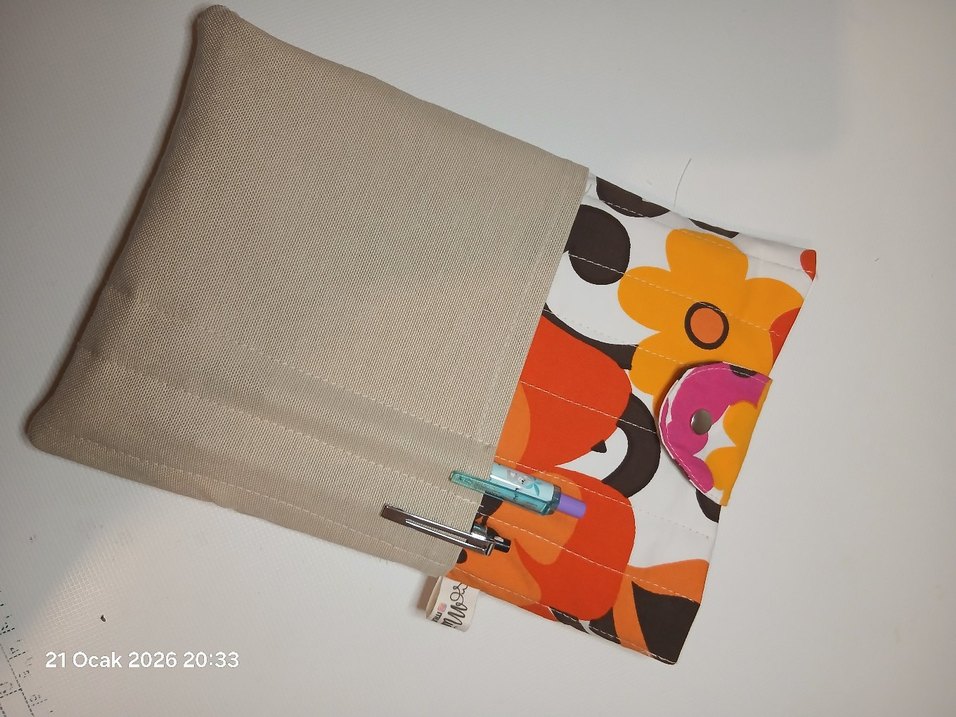 Renkli Baskılı Kadın kitap kılıfı - Görsel 2