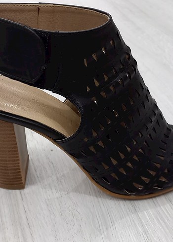 Şık kadın ayakkabısı - Görsel 4