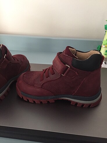 25 Beden bordo Renk Bot 25 numara