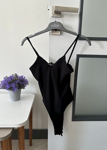 Siyah İnce Askılı Bodysuit