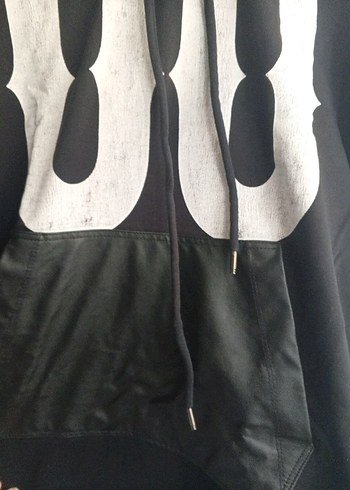 Siyah Kapüşonlu yanları ve kolları fermuarli sweatshirt - Görsel 5