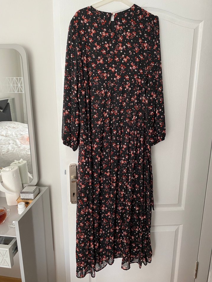 Çiçek Desenli Uzun Kadın Elbise - Görsel 2