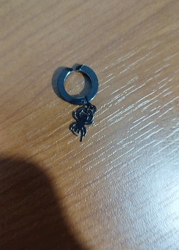 Mini Siyah Gotik Püsküllü Küpe - Görsel 3