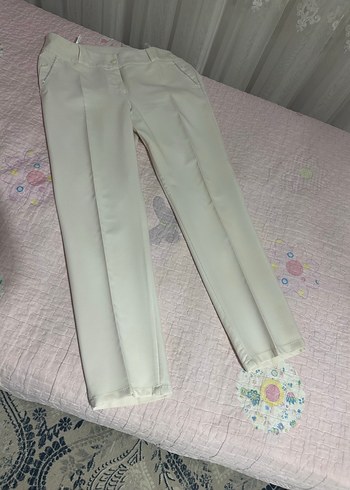 Kadın Beyaz Pamuk Kumaş Normal Kesim Pantolon