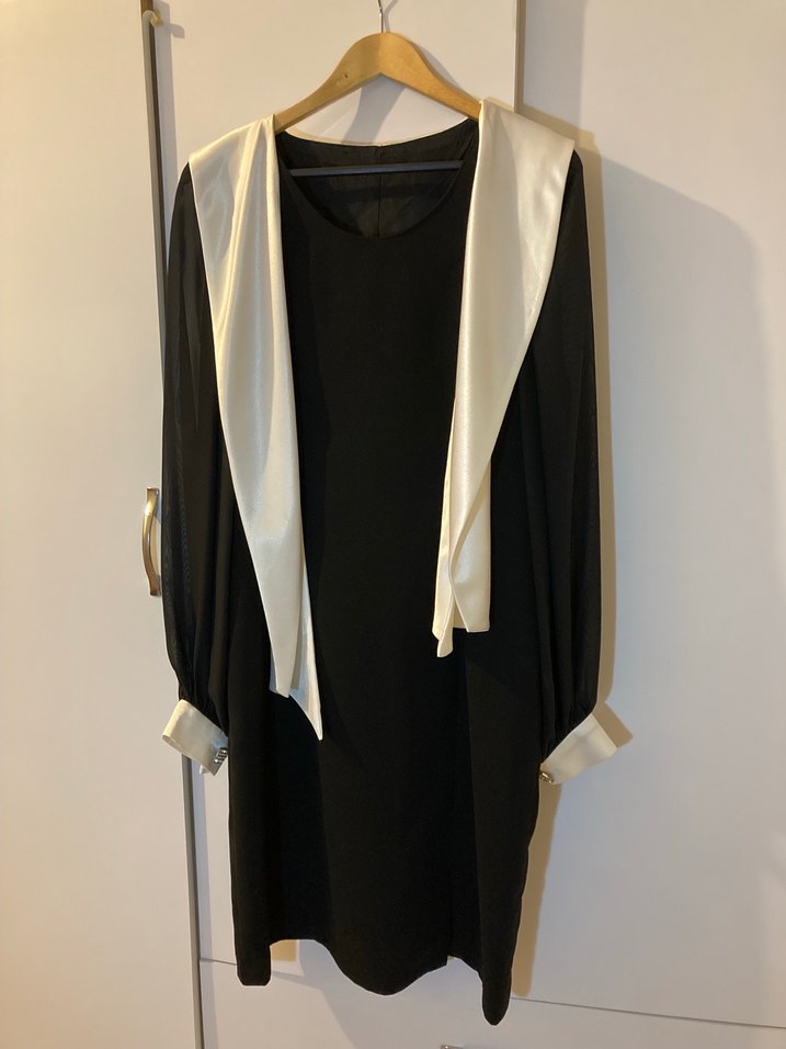 Yaka detaylı uzun elbise - Görsel 2