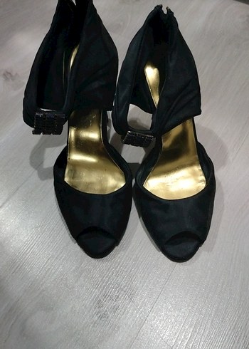 Tokalı Siyah Stiletto Kadın Topuklu Ayakkabı