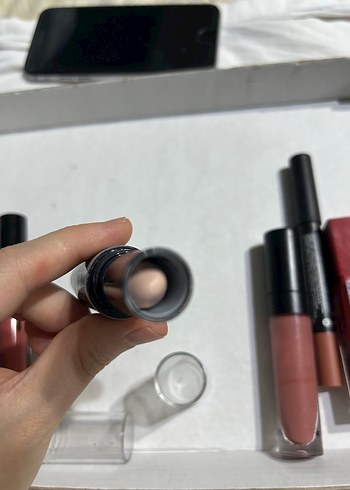 Beden Renk Wet n Wild Çift Uçlu Kapatıcı ve Aydınlatıcı