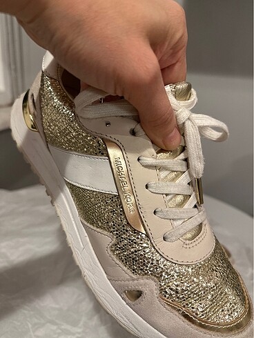 39 Beden Micheal Kors 39 numara