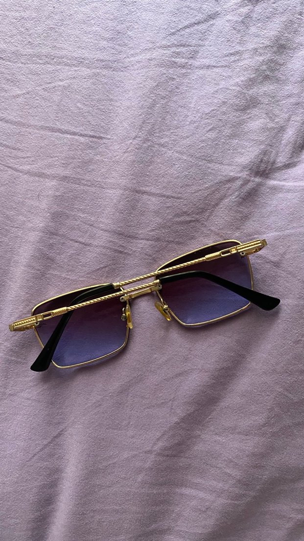 Altın Çerçeveli Parlak Mor Kadın Güneş Gözlüğü - Görsel 3