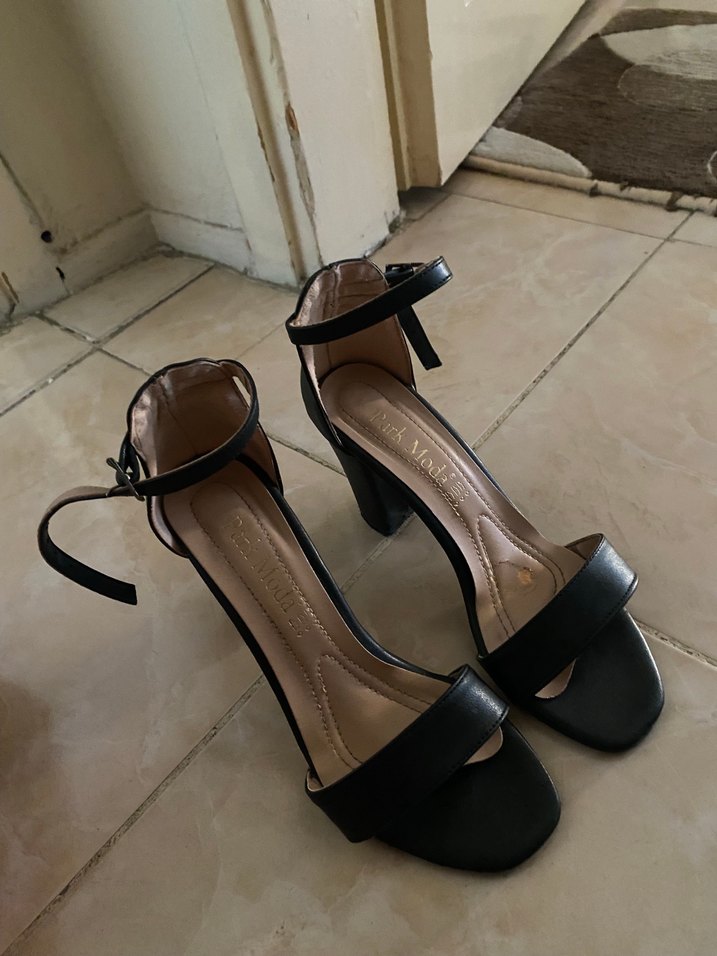 Kadın Siyah Tokalı Blok Topuklu Akşam Ayakkabısı - Görsel 2