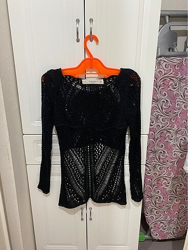 ZARA DELİKLİ BLUZ