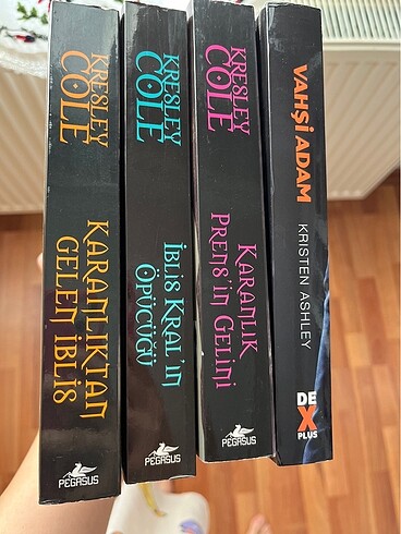Dört kitap