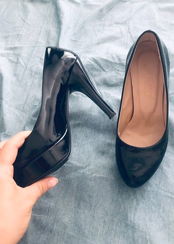 37 Beden Siyah Parlak Stiletto Topuklu Kadın Ayakkabı