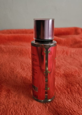 Sweet Strawberry Kadın Vücut Spreyi 250 ml - Görsel 3