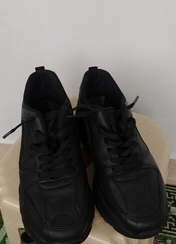 39 Beden Siyah spor ayakkabı 