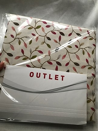 Zara masa örtüsü
