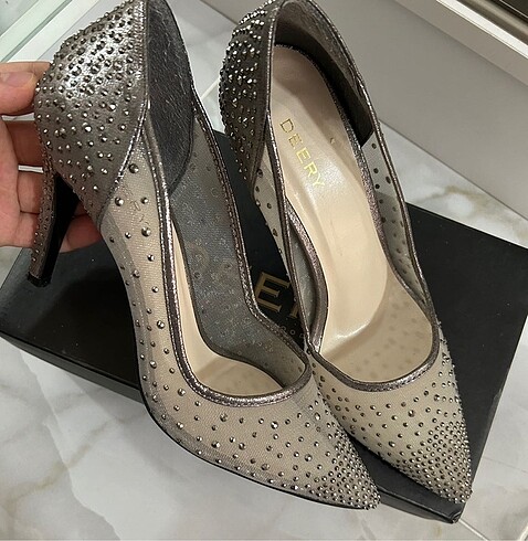 Zara ANTRASİT TAŞLI STİLETTO