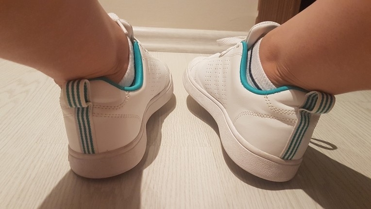 38 Beden beyaz Renk orjinal adidas spor ayakkabi