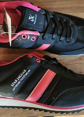 39 Beden 250 TL Çok uygun kadın spor ayakkabı