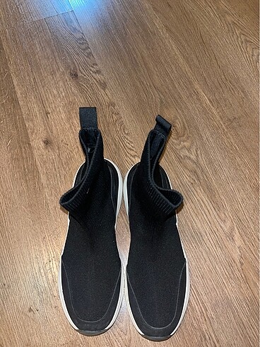 Zara Spor Ayakkabısı