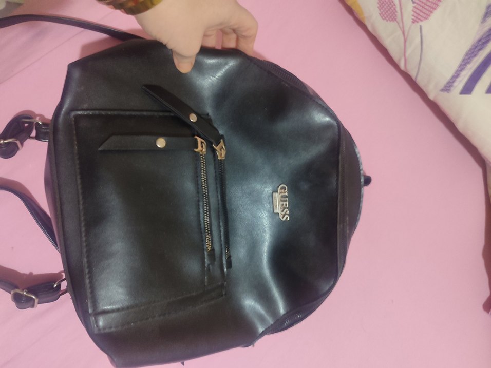 GUESS Siyah Parlak Deri Kadın Çanta - Görsel 2