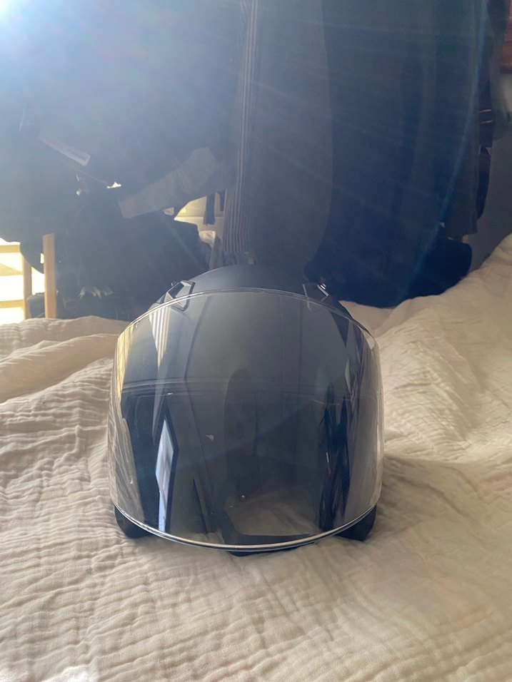 Minimalist Siyah Biker Kask - Görsel 3