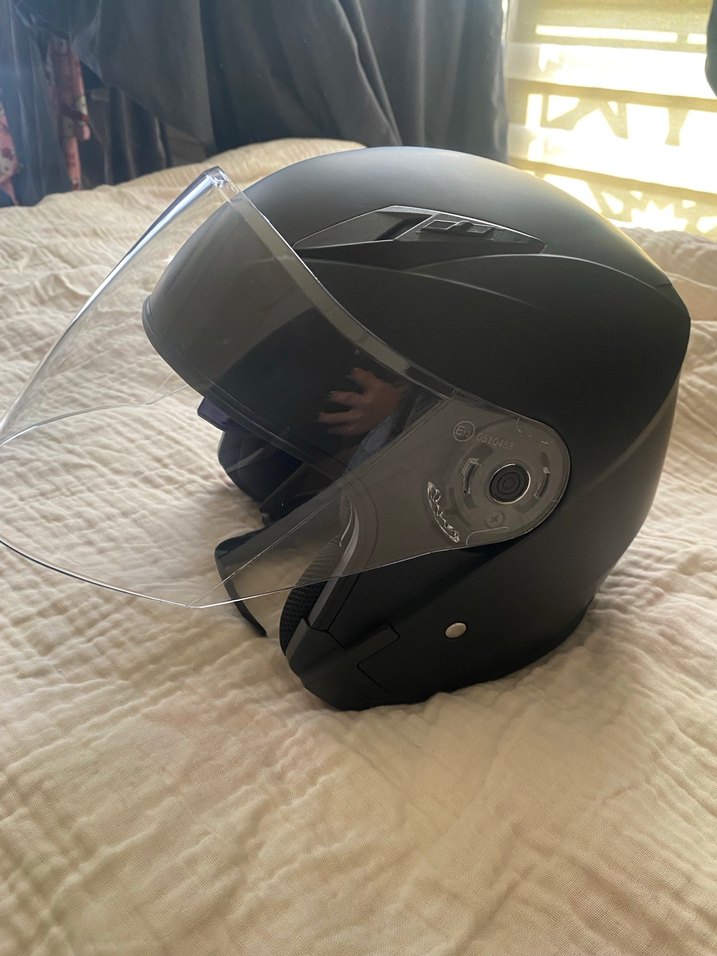 Minimalist Siyah Biker Kask - Görsel 2