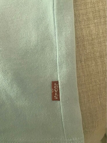 s Beden Levis tshirt