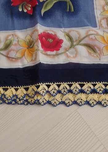 Çiçek Desenli Çok Renkli Kadın tülbent - Görsel 2