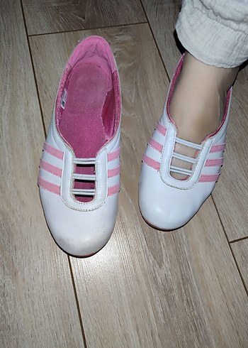 Beyaz Pembe Bantlı Kadın Dolgu Topuk Spor Ayakkabı