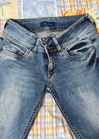 Kadın Mavi Denim Kemerli Dar Kesim Midi Jean