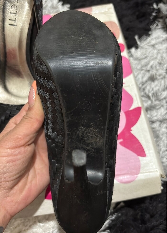 Siyah platformlu topuklu ayakkabı - Görsel 4