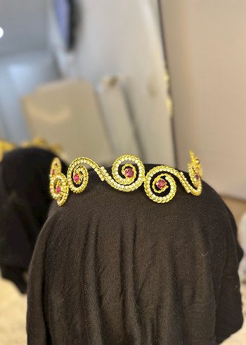 Accessorize Altın Renkli Payetli gelin Saç Tacı