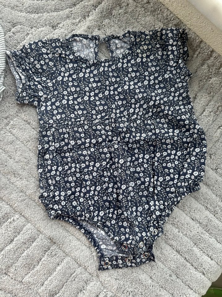 Dantel Detaylı Askısız Gri Bebek Body - Görsel 3