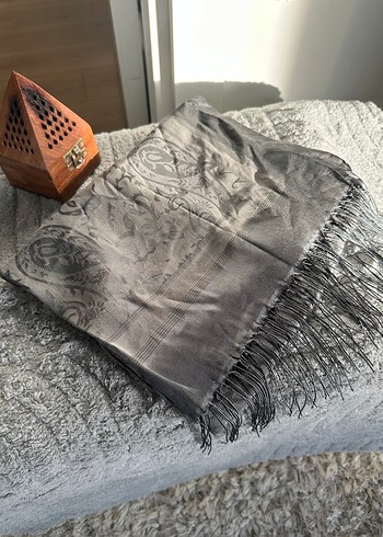 Gri İpek Görünümlü Bohem Kadın Şalı - Görsel 2