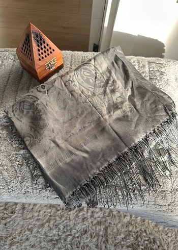 Gri İpek Görünümlü Bohem Kadın Şalı - Görsel 3