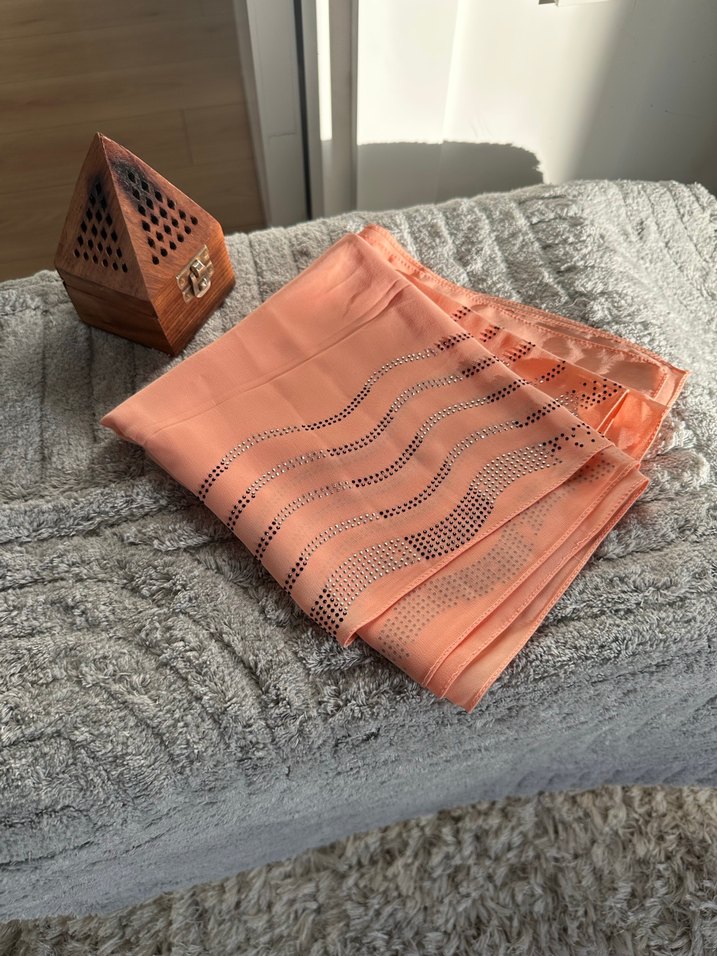 Pembe Parlak Pliseli Kadın Şal - Görsel 4