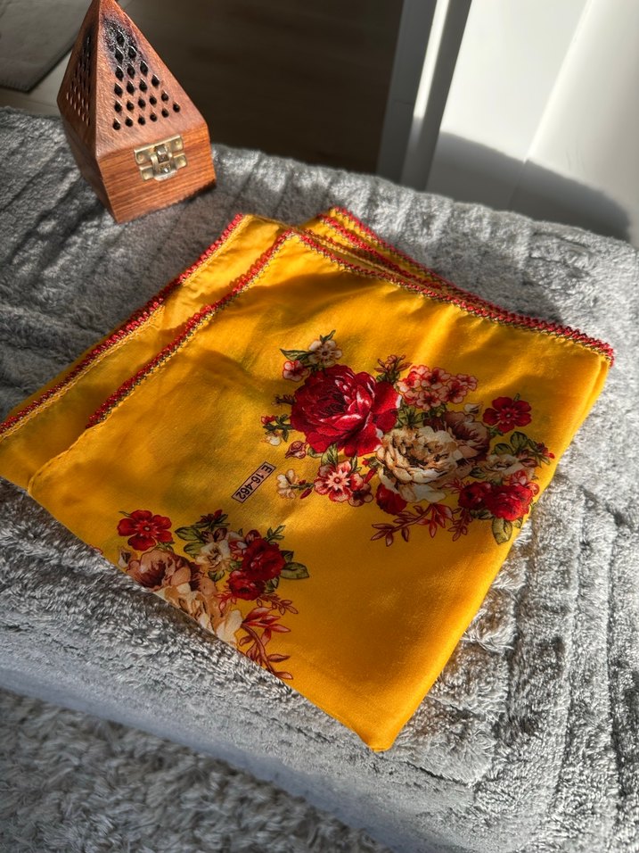 Sarı Çiçek Desenli pamuk yazma eşarp - Görsel 5