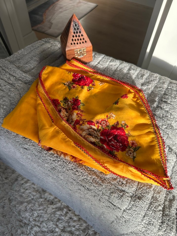 Sarı Çiçek Desenli pamuk yazma eşarp - Görsel 2