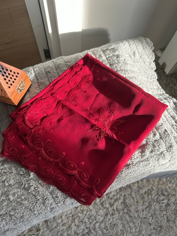 Dantel Detaylı Bordo Kadın eşarp - Görsel 3