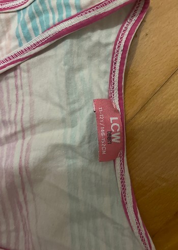 Kız Çocuk Renkli V Yaka Kolsuz Bluz - Görsel 3